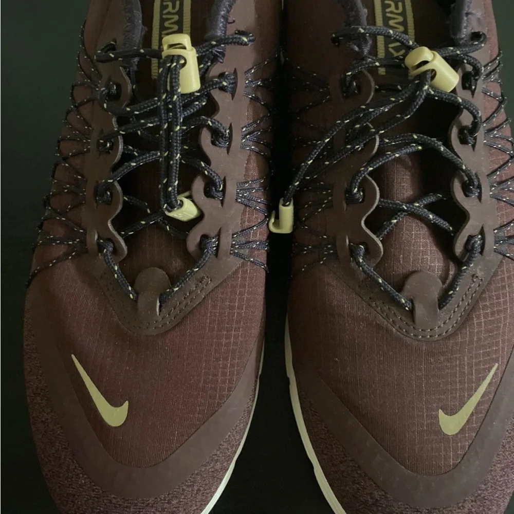 NIKE AIR MAX SEQUENT 4 UTILITY Burgundy Crush Women's Size 8